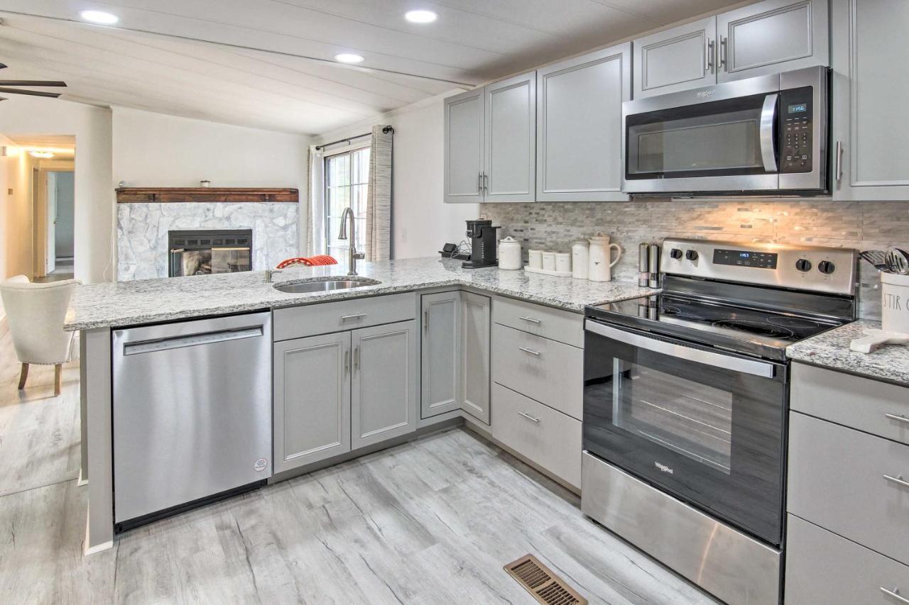 Cozy Asheville Cottage With Grill And Fire Pit! Bagian luar foto
